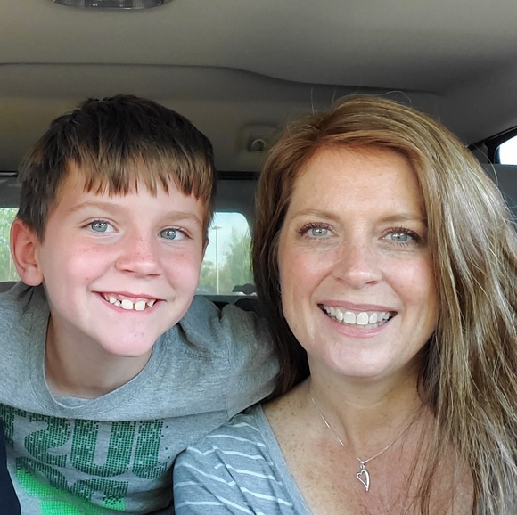 Meet Posh Ambassador Theresa 💕 - Picture 2 of 8